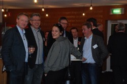Er is veel nagepraat tijdens de borrel