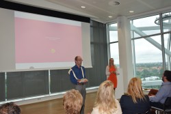 Ed Peelen en Margot Nuijten van PostNL