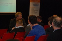 Martin de Lusenet in gesprek met deelnemers