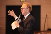 Dagvoorzitter Rens de Jong